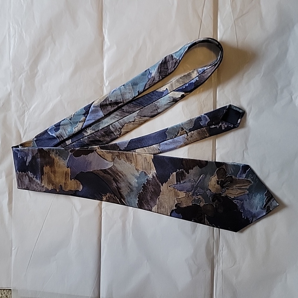 Blue watercolor men's tie